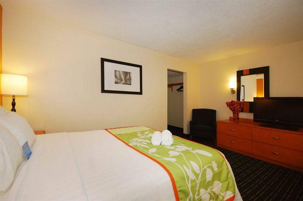 Fairfield Inn Boston Dedham Ngoại thất bức ảnh
